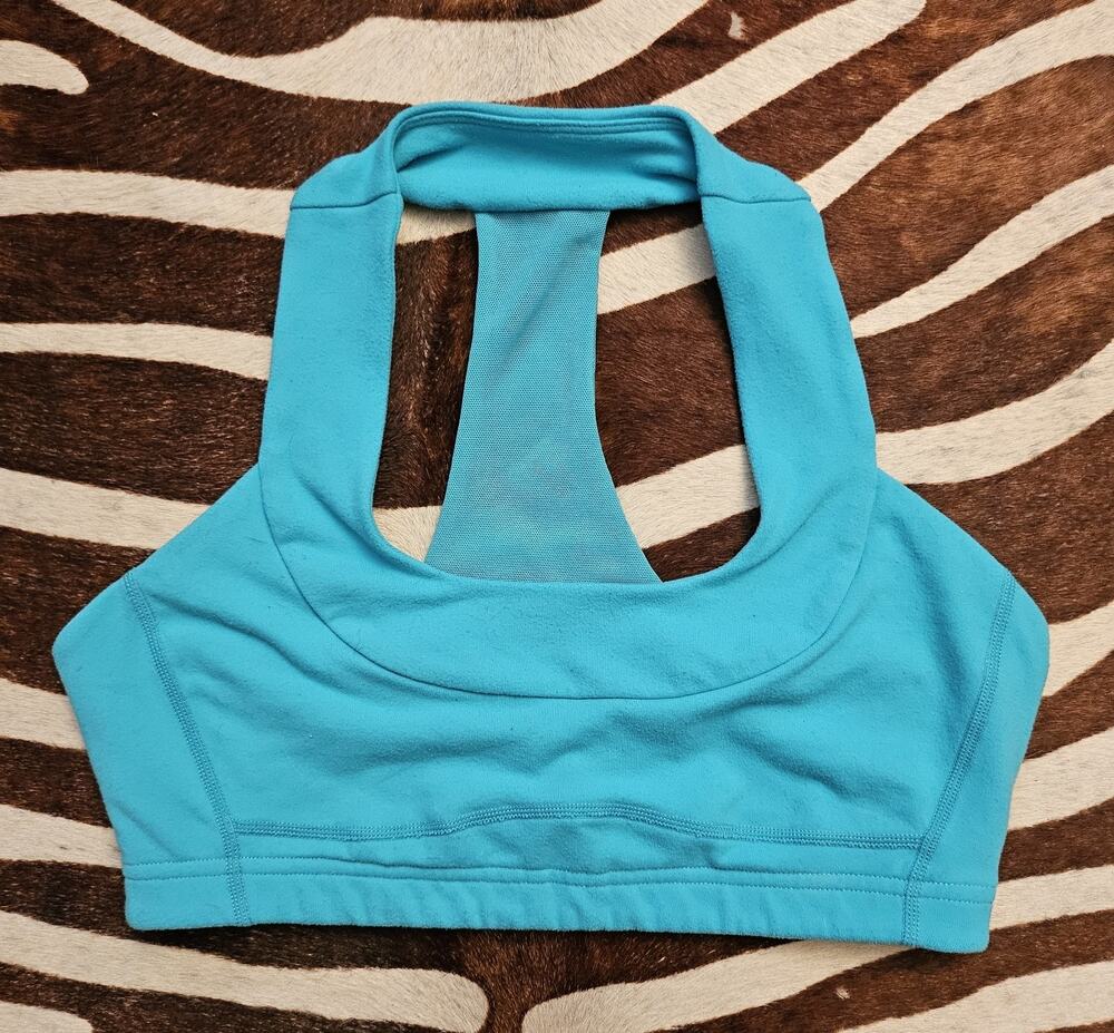 Lululemon Size 6 Womens Blue Lined Wireless Pull On Racerback Sport Logo Bra